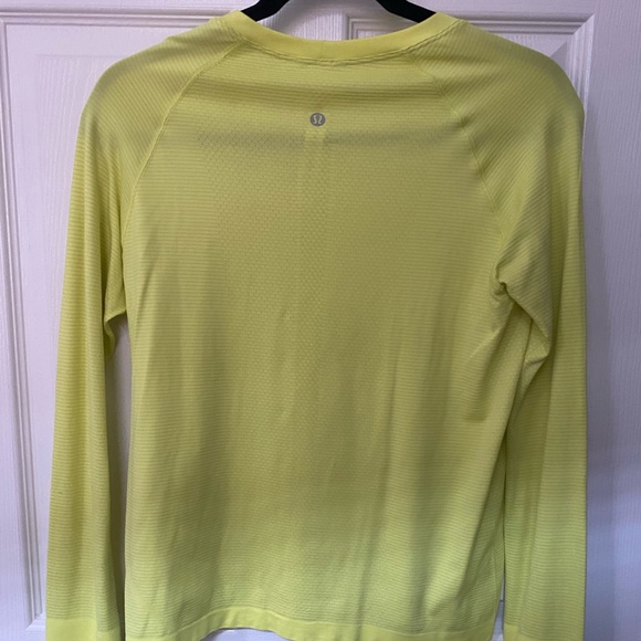 Lululemon Swiftly Tech Long Sleeve Shirt 2.0 *Race Length
Electric Lemon - Picture 10 of 10